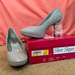 Silver Slipper rhinestone 10W formal shoes.
